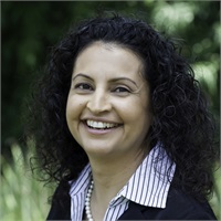 Evelyn Cetina Headshot (1)